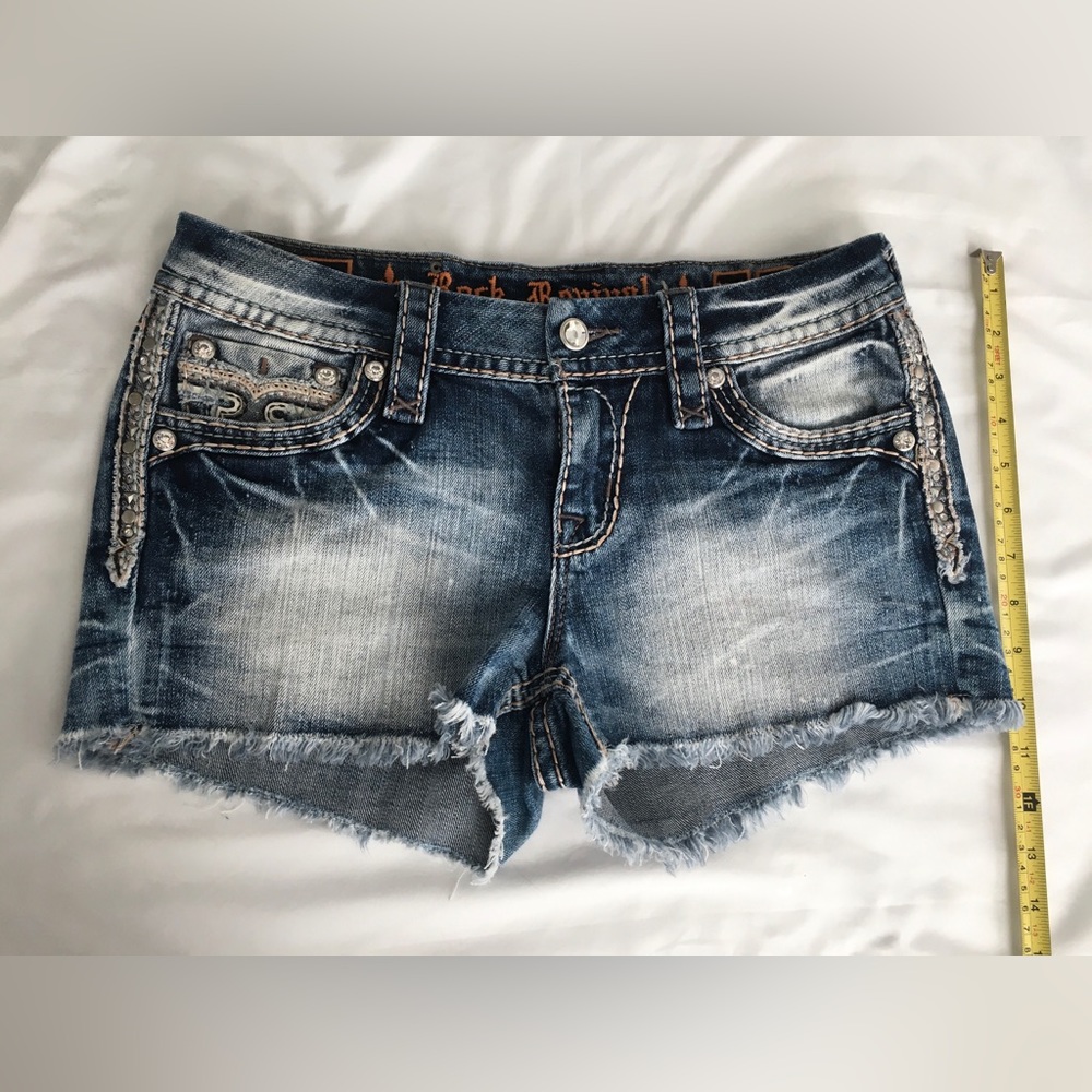 EUC Rock Revival Raven 27 heavily embroidered/embellished jean shorts. - Picture 2 of 13